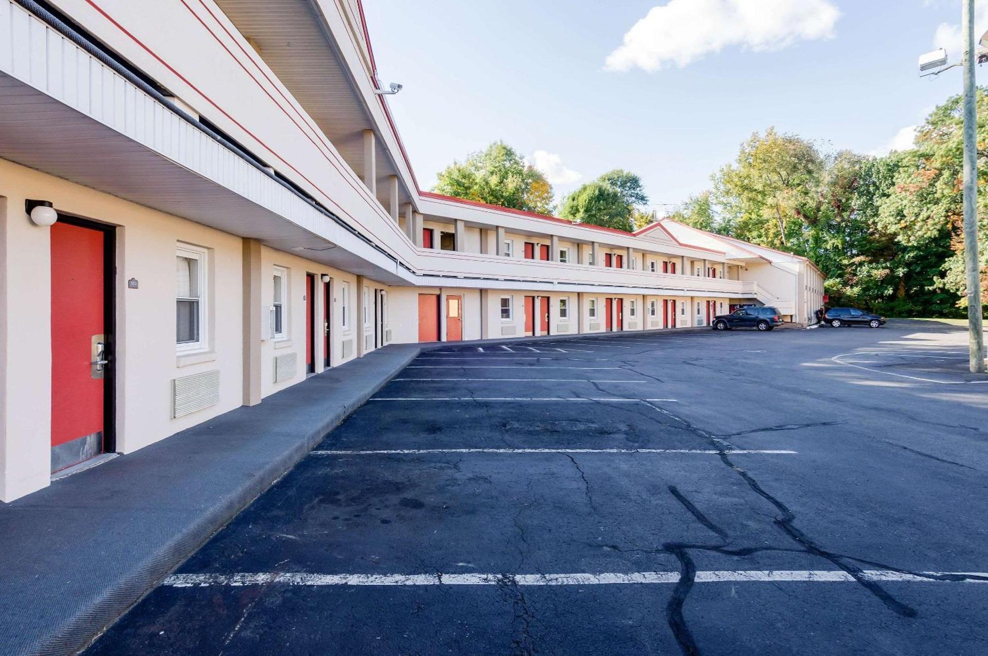 Econo Lodge West Springfield Kültér fotó